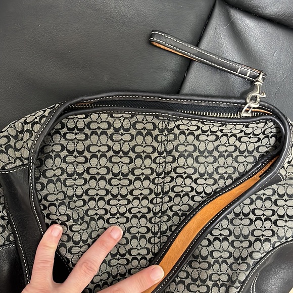 Coach Logo Black And Cream Small Hobo Zip Close Leather Accent and Lined Handle - Picture 2 of 10